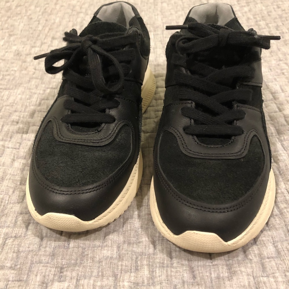Treads - Picture 2 of 7
